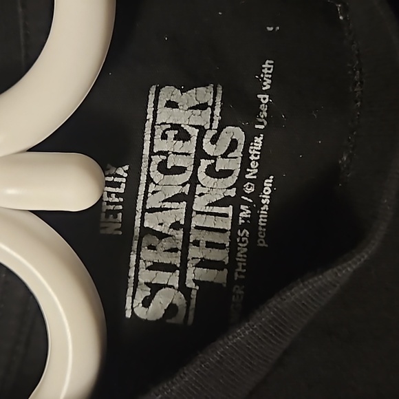 ๐3/$25๐ Strangers Things Mens' Medium Hellfire Club Graphic Print-T-Shirt - Picture 2 of 4